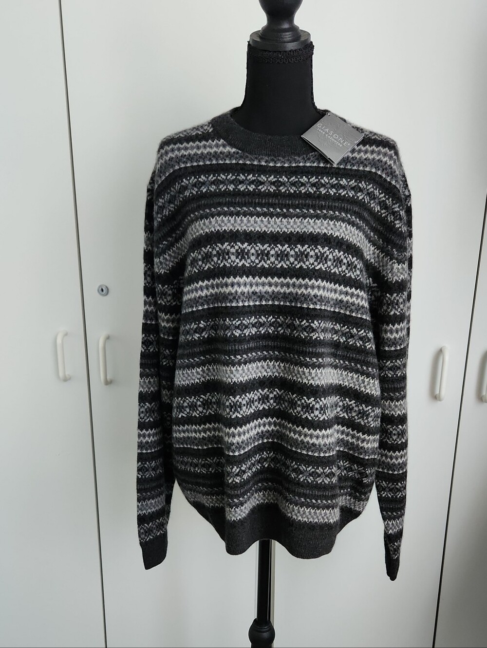Men's Giasone  Size L 100% Cashmere Sweater NWT